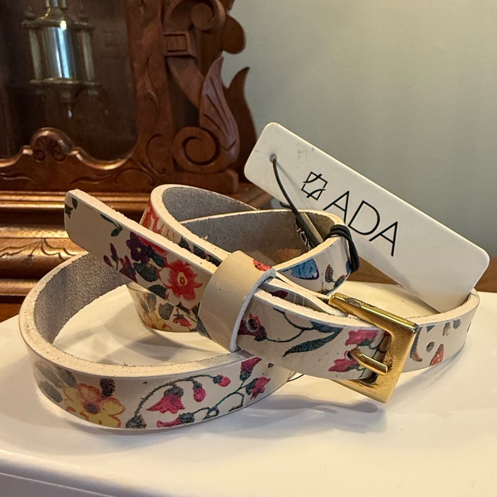 NWT ADA Cream leather floral belt Size Small MSRP $80 - Picture 7 of 9